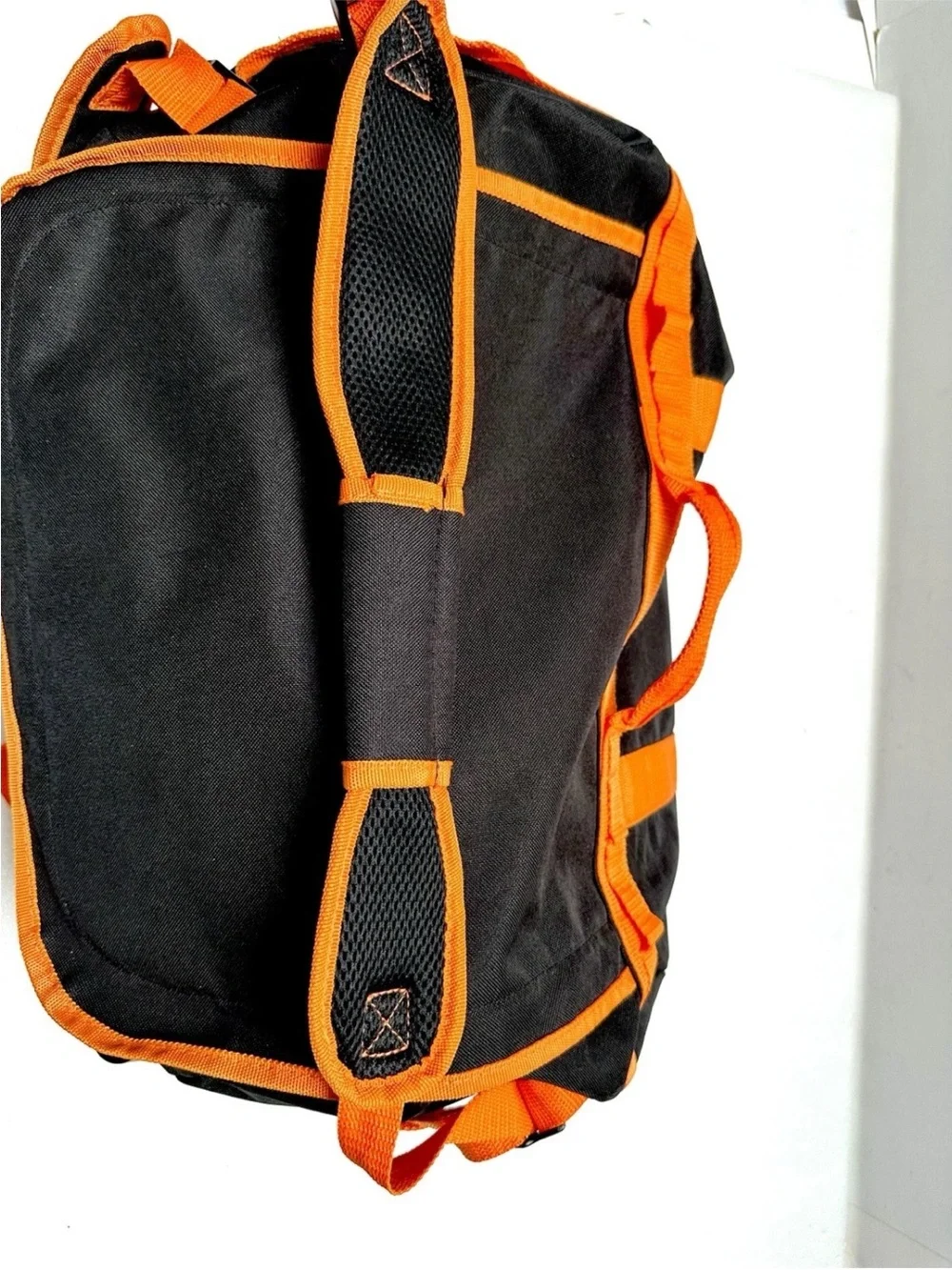 NEW HARLEY DAVIDSON MOTORCYCLE DUFFEL BACKPACK  TRAVEL TOURING BAG ORANGE BLACK